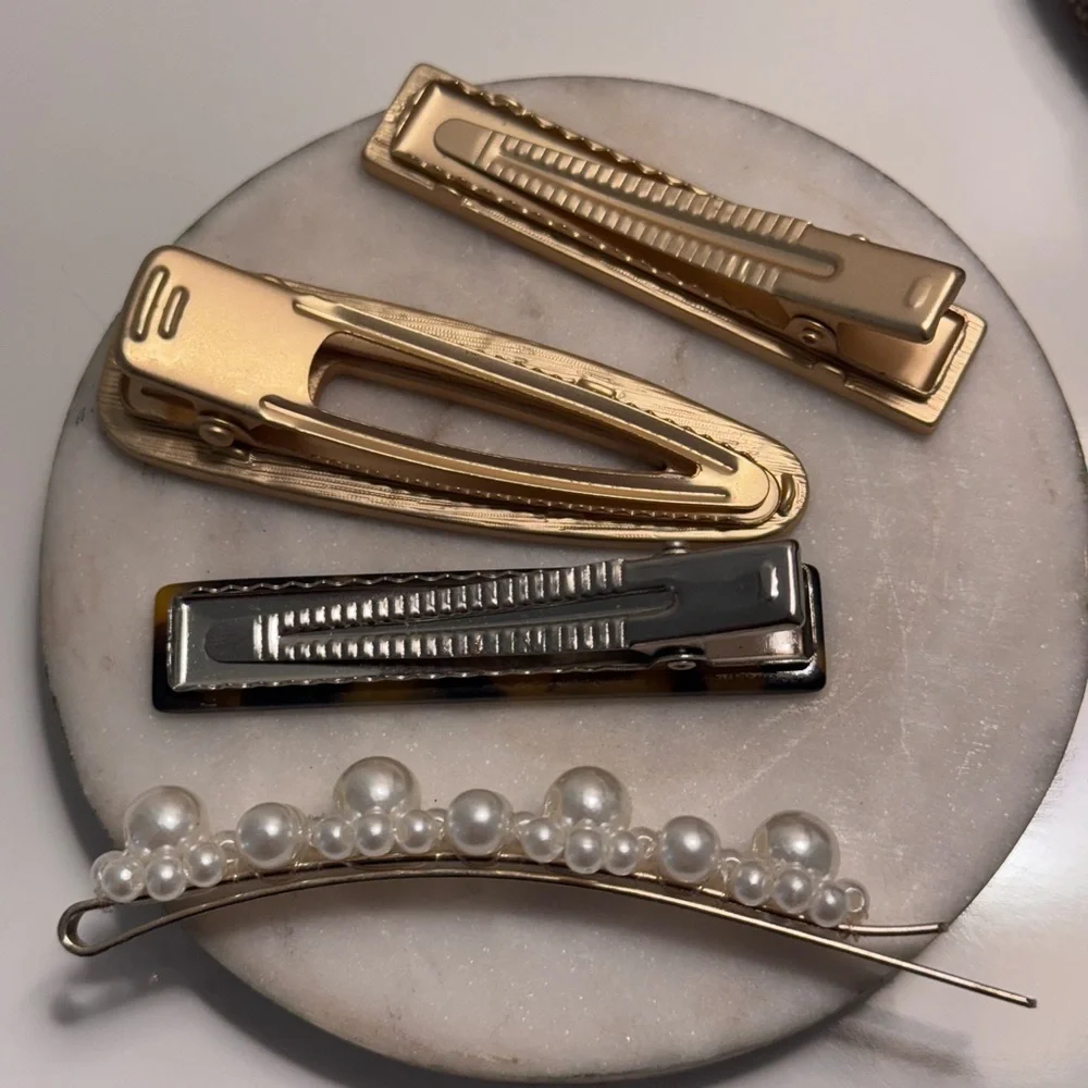 Hair Clips - Picture 3 of 3